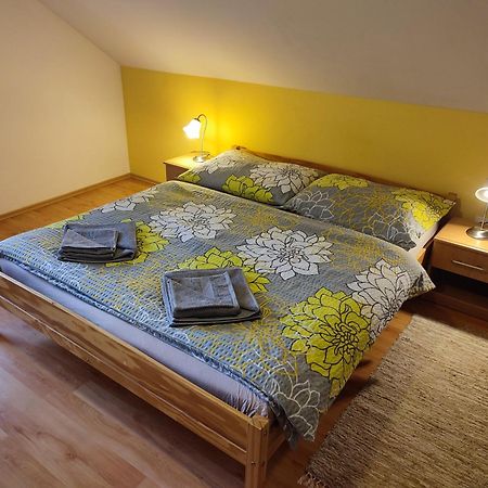 Apartmany Zachar Bešeňová Eksteriør bilde