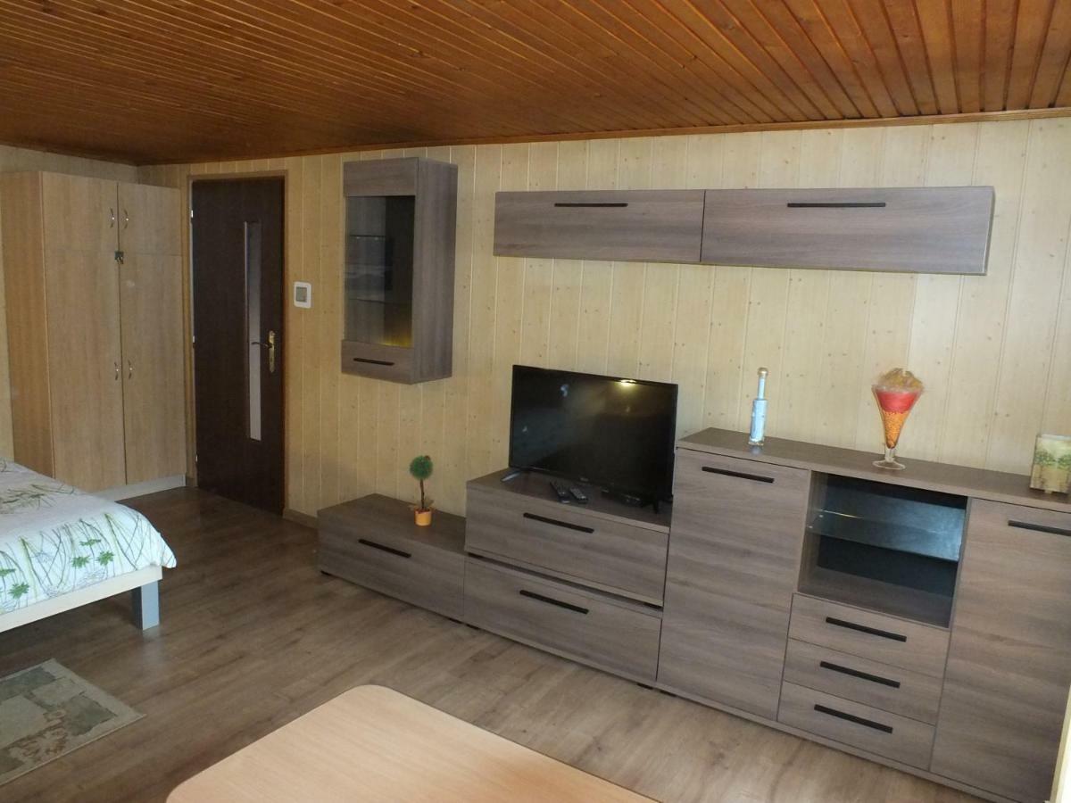 Apartmany Zachar Bešeňová Eksteriør bilde